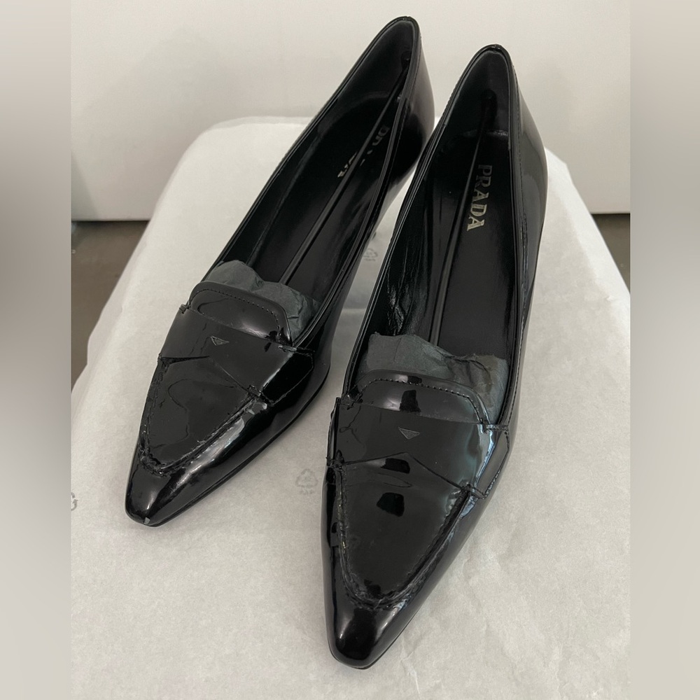 PRADA - Vintage Classic Black Patent Leather Loafer Heel Pumps Size 39 EU/US 9